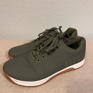 Women’s NOBULL- size 10